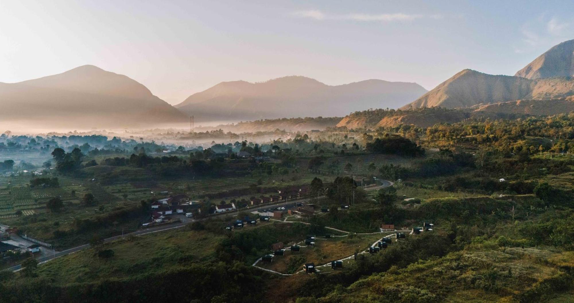 Bobocabin Gunung Rinjani, Lombok Sembalunlawang Exterior photo